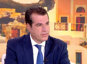 Πλεύρης: Πενταετής φυλάκιση ή εθελούσια επιστροφή στην χώρα προέλευσης για όποιον δεν παίρνει άσυλο