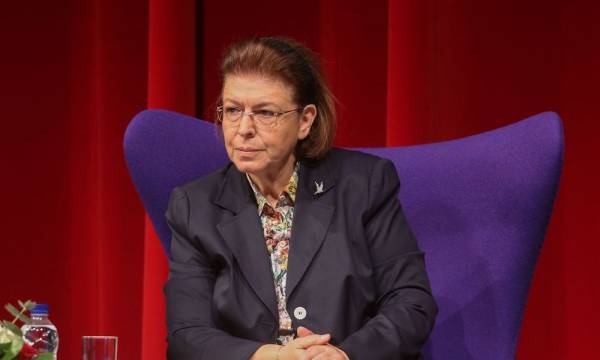 Μενδώνη: Άδεια με... αιχμές για τα πνευματικά δικαιώματα στην ΕΔΕΜ