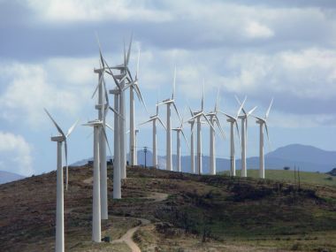 Ευρωπαϊκή Επιτροπή: Ανοίγει ο δρόμος για τις δημοπρασίες ΑΠΕ