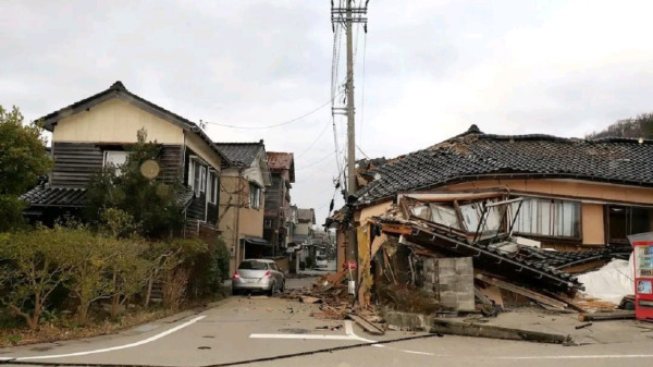 Σεισμός 7,6 Ρίχτερ στην Ιαπωνία - Προειδοποιήσεις για τσουνάμι