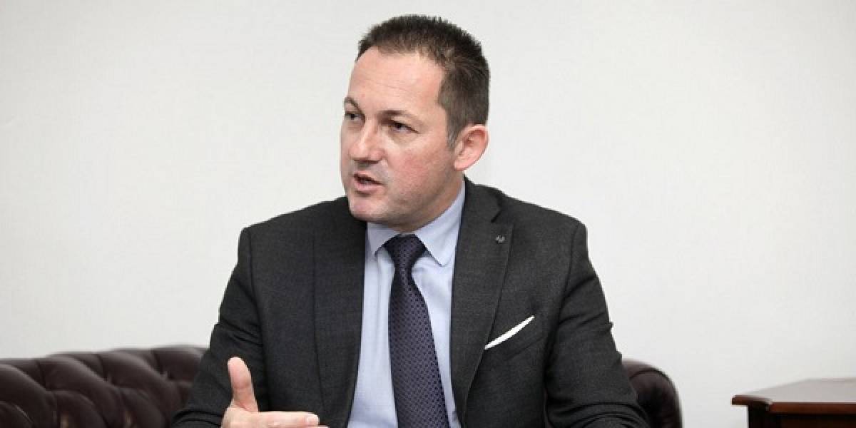 Πέτσας: Ισχυρό κίνητρο για τον εμβολιασμό η απώλεια εισοδήματος