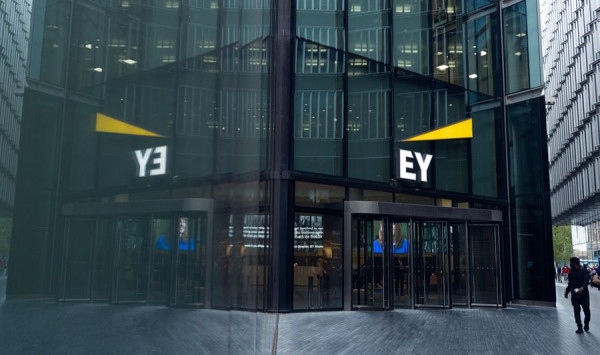EY: Συνεργάζεται με τμήμα του ΠΑΠΕΙ για δράσεις κοινού ενδιαφέροντος