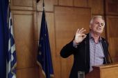 Ζεσταίνονται τα τρακτέρ-Προανήγγειλε ισοδύναμα για τους αγρότες ο Αποστόλου