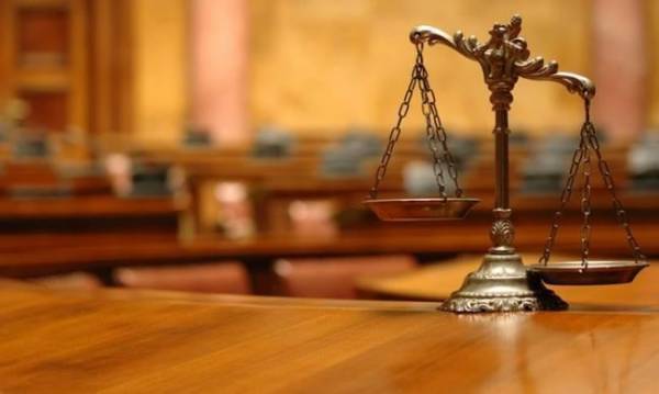 Δεκαπέντε πρώην πρόεδροι Δικηγορικών Συλλόγων κατά των συλλήψεων Λυκουρέζου-Παναγόπουλου