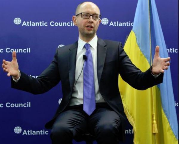 Ουκρανία: Παραιτείται ο πρωθυπουργός Αρσένι Γιατσενιούκ (Vid)