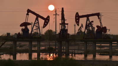 Η Κίνα ρίχνει το πετρέλαιο παρά τις περικοπές-Ανεβαίνει το αέριο
