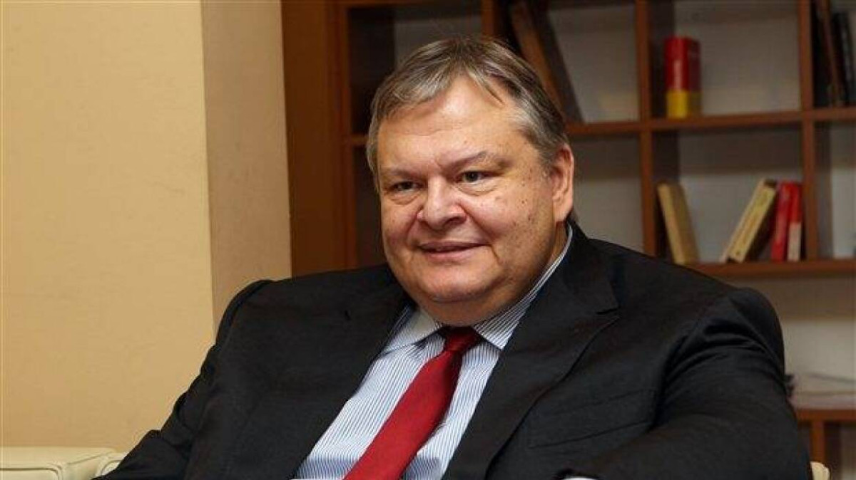 Βενιζέλος: Δεν θα είναι υποψήφιος-«Καρφιά» σε Μητσοτάκη, στήριξη σε Ανδρουλάκη