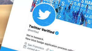 Twitter: Ο Μασκ πέρασε τη χρέωση 8$ για «μπλε σήμα»