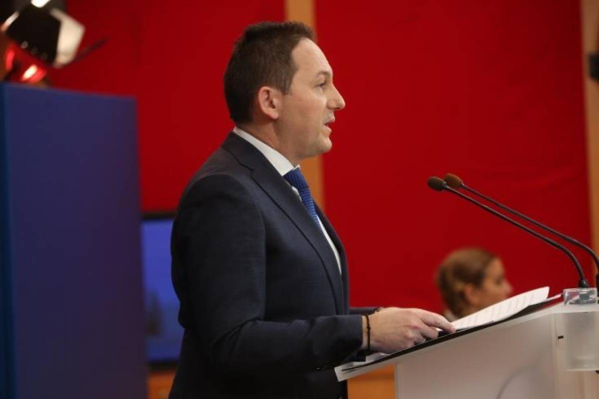 Πέτσας για Τσίπρα: Πάντα απών όταν πρέπει- Πάντα προβλέψιμα ίδιος