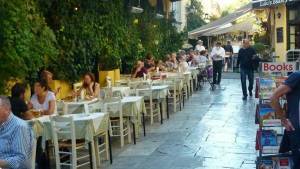 Kαταργείται το πλαφόν των 6 ατόμων σε εστιατόρια-καφέ