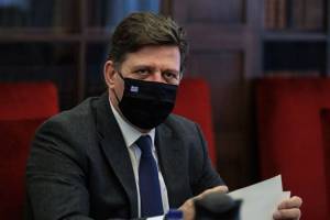 Βαρβιτσιώτης για «πράσινο» διαβατήριο: Ανοίγει ο δρόμος για ασφαλή ταξίδια
