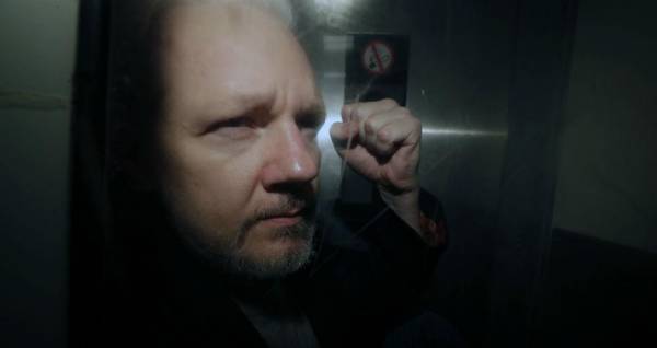Για τον Σεπτέμβριο αναβάλλεται η δίκη του Ασάνζ των WikiLeaks