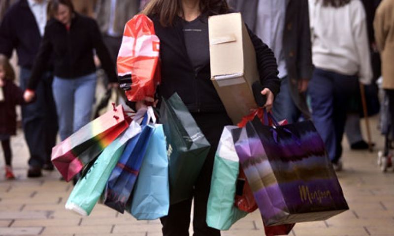 Ενίσχυση των λιανικών πωλήσεων στη Βρετανία για το Μάιο