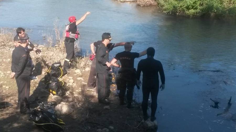 Ηράκλειο: ΙΧ παρασύρθηκε από τα νερά ποταμού- Τέσσερις αγνοούμενοι