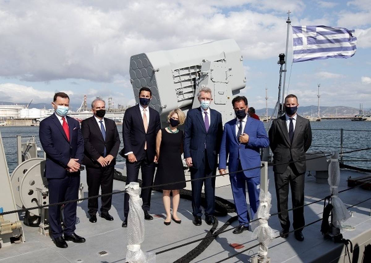 Στα Ναυπηγεία Ελευσίνας αντιπροσωπεία κρατικών αξιωματούχων των ΗΠΑ
