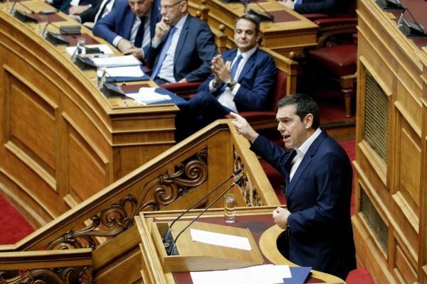 Βουλή: «Μάχη» των πολιτικών αρχηγών για τον κατώτατο μισθό