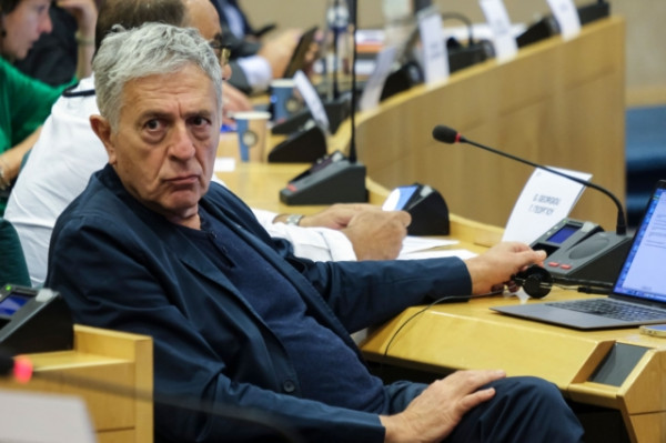 Κούλογλου: Τι… ζητά απ’τον Κασσελάκη για να παραδώσει την έδρα