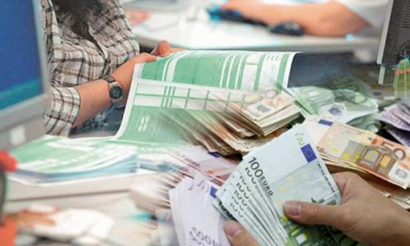 Επτά στους δέκα Έλληνες δηλώνουν αδυναμία καταβολής φόρων και εισφορών