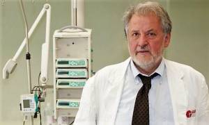 Καπραβέλος: Απαράδεκτη η χαλάρωση των μέτρων-Επαναφορά της καθολικής χρήσης μάσκας