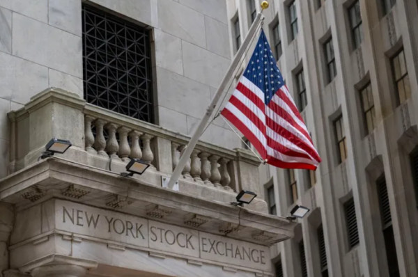 Ανακάμπτει η Wall Street - «Καύσιμο» τα νέα στοιχεία