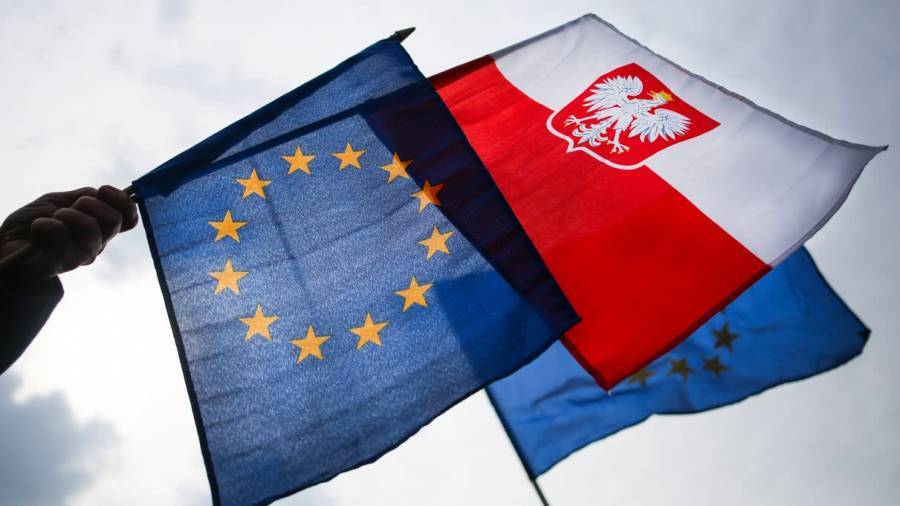 Με μεγάλα πρόστιμα απειλεί την Πολωνία η ΕΕ