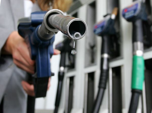 Σε δυσθεώρητα ύψη η τιμή της βενζίνης