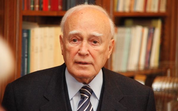 Αιχμηρά σχόλια του Κ. Παπούλια κατά της τρόικας