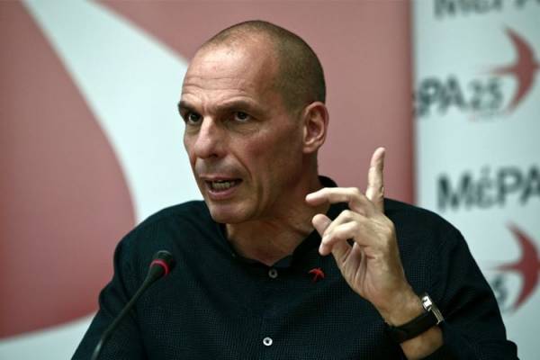 Βαρουφάκης: Η κυβέρνηση Μητσοτάκη «χτίζει» στα θεμέλια του μνημονίου Τσίπρα