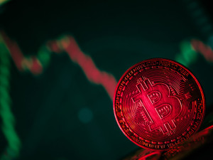«Βουτιά» 16% για ETH- Χαμηλό πενταετίας για BTC