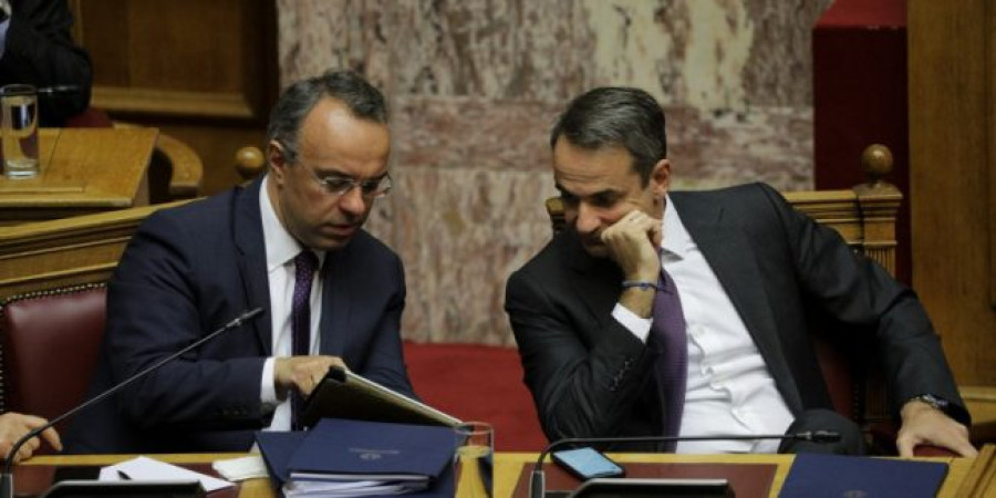 Τα ζόρια στα δημοσιονομικά και η αντίστροφη μέτρηση έως τις εκλογές