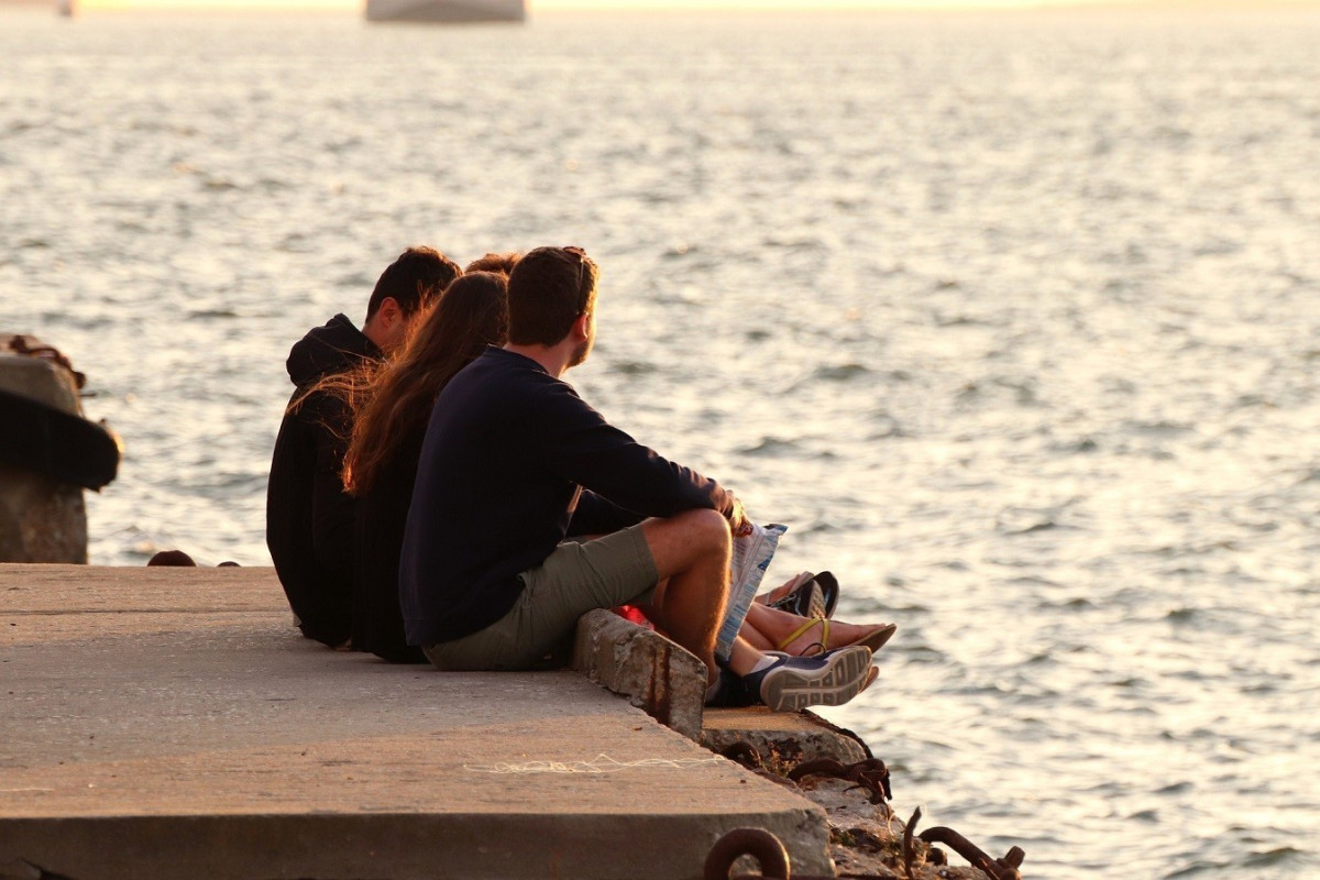 Youth Pass: Ποιοι νέοι παίρνουν «300άρι»