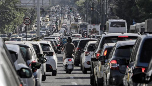 Μείωση 4,6% στις νέες κυκλοφορίες αυτοκινήτων τον Απρίλιο – Άνοδος 18% στις μοτοσυκλέτες