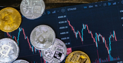 Σε… ρηχά νερά ξανά τα κρυπτονομίσματα-«Μακρινά» τα $30.000 για το Bitcoin