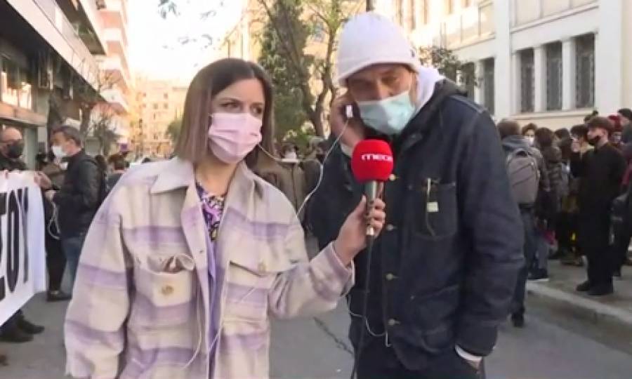Διαμαρτυρία καλλιτεχνών στο υπουργείο Πολιτισμού- Στάνκογλου: Να παραιτηθεί η Μενδώνη
