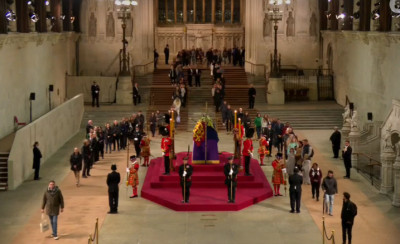 Live η κηδεία της Βασίλισσας Ελισάβετ (videos)