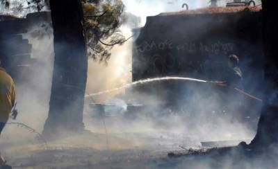 Θεσσαλονίκη: Φωτιά σε παροπλισμένο βαγόνι του ΟΣΕ