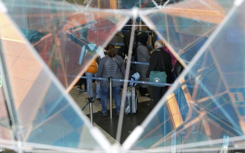 Γερμανία: Ακύρωση δεκάδων πτήσεων λόγω απεργίας εργαζομένων στο δημόσιο τομέα