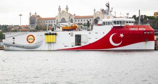 Απομακρύνθηκε από τα ελληνικά χωρικά ύδατα το Ορούτς Ρέις