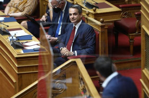 Παρακολουθήσεις: Τεταμένο πολιτικό κλίμα- Αλλαγές στην ΕΥΠ και άνοιγμα Βουλής