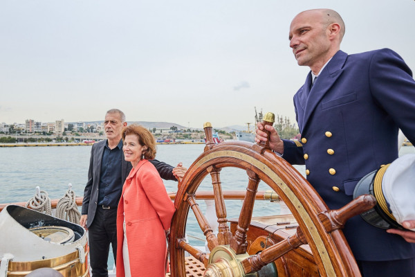 Πειραιάς: Κατέπλευσε στο λιμάνι το «Belem»-Θα μεταφέρει την Ολυμπιακή φλόγα