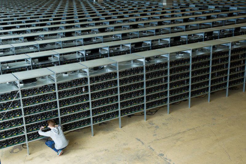 Bitcoin: Τόσο ενεργοβόρο όσο 36.000 βραστήρες νερού