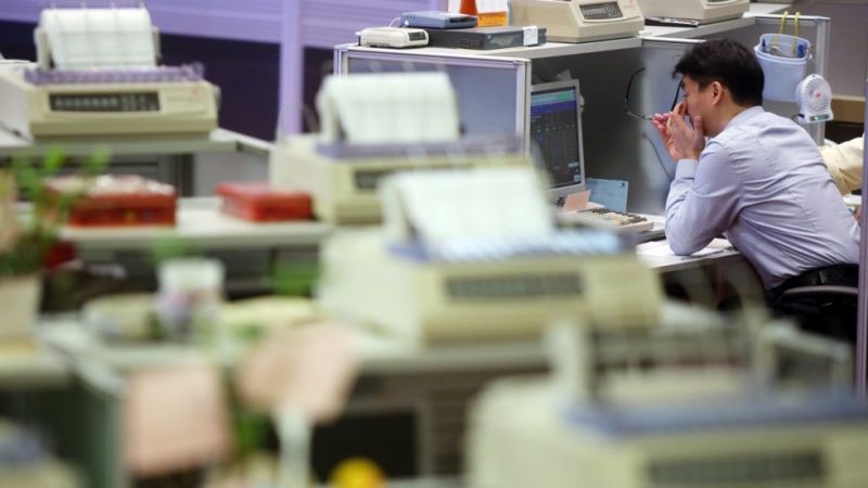 Χονγκ Κονγκ: Υποχώρηση του ΡΜΙ τον Ιούνιο