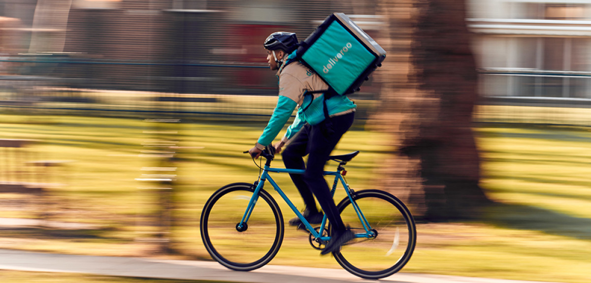 Οnline delivery: Mega Deal $3,9δισ.- Η DoorDash εξαγοράζει την Deliveroo