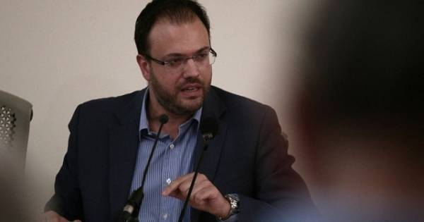 Δεν επιστρέφει την έδρα ο Θεοχαρόπουλος