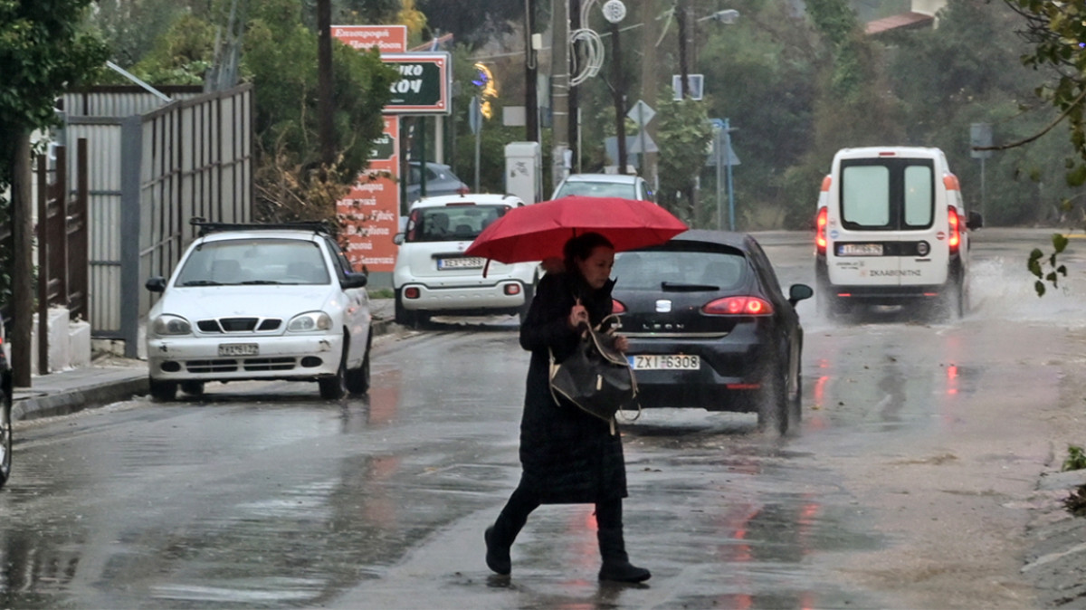 Έκτακτο δελτίο της ΕΜΥ για καταιγίδες: Ποιες περιοχές επηρεάζονται