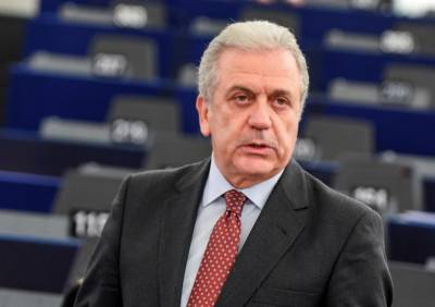 Αβραμόπουλος: Ανάγκη ταχύτερων αντανακλαστικών για άσυλο και κονδύλια ΕΕ