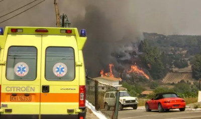Φωτιά στην Πεντέλη: 34 διακομιδές πολιτών σε νοσοκομεία