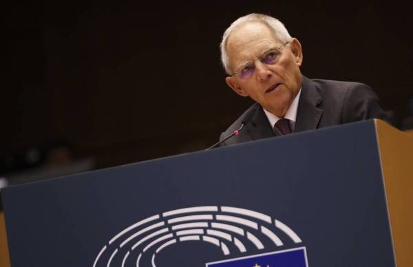 Σόιμπλε:Δεν είναι απόλυτο ότι όλα υποχωρούν μπροστά στην ανθρώπινη ζωή
