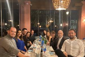 Τσιμπούσι βουλευτών της ΝΔ στον Φλοίσβο εν μέσω κρίσης κορωνοϊού