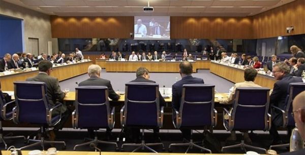 Eurogroup:Μετά το Πάσχα για να αποφευχθεί το άλμα στο κενό